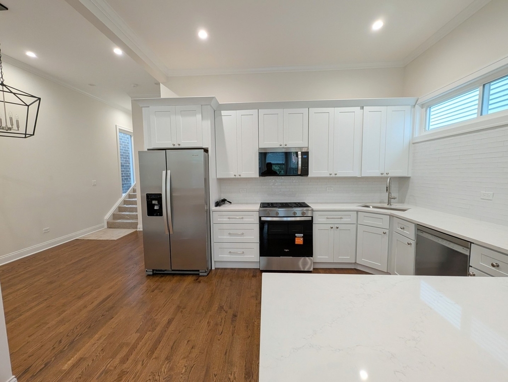 2627 N Mildred Avenue - Photo 2