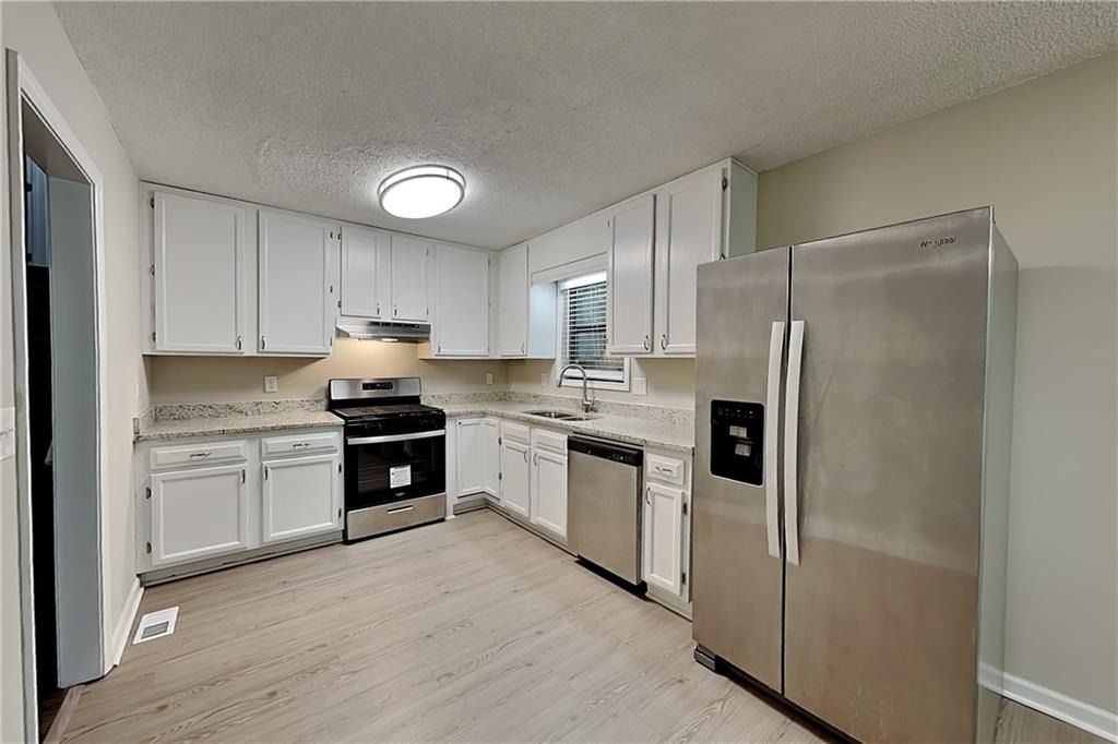 241 Fox Ridge Court - Photo 4