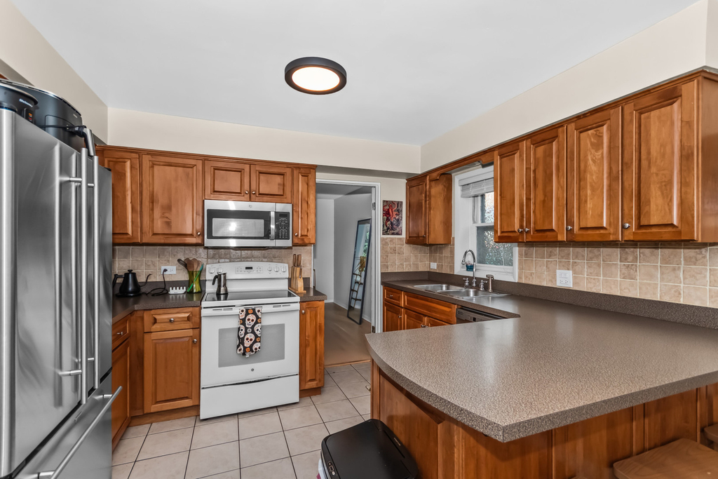 930 Hinman Avenue - Photo 5
