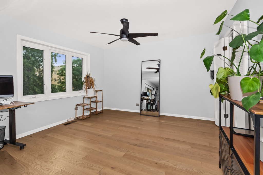 930 Hinman Avenue - Photo 3