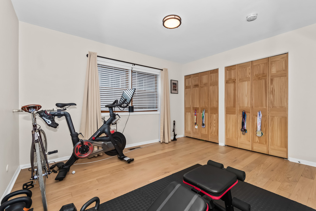 930 Hinman Avenue - Photo 8