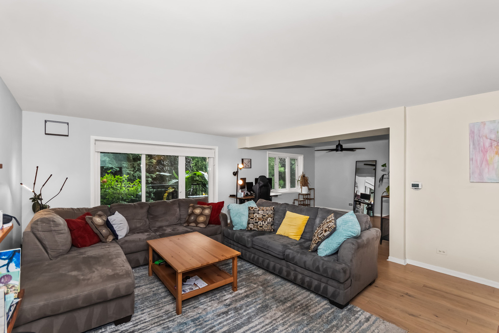 930 Hinman Avenue - Photo 2