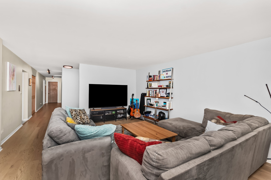 930 Hinman Avenue - Photo 1