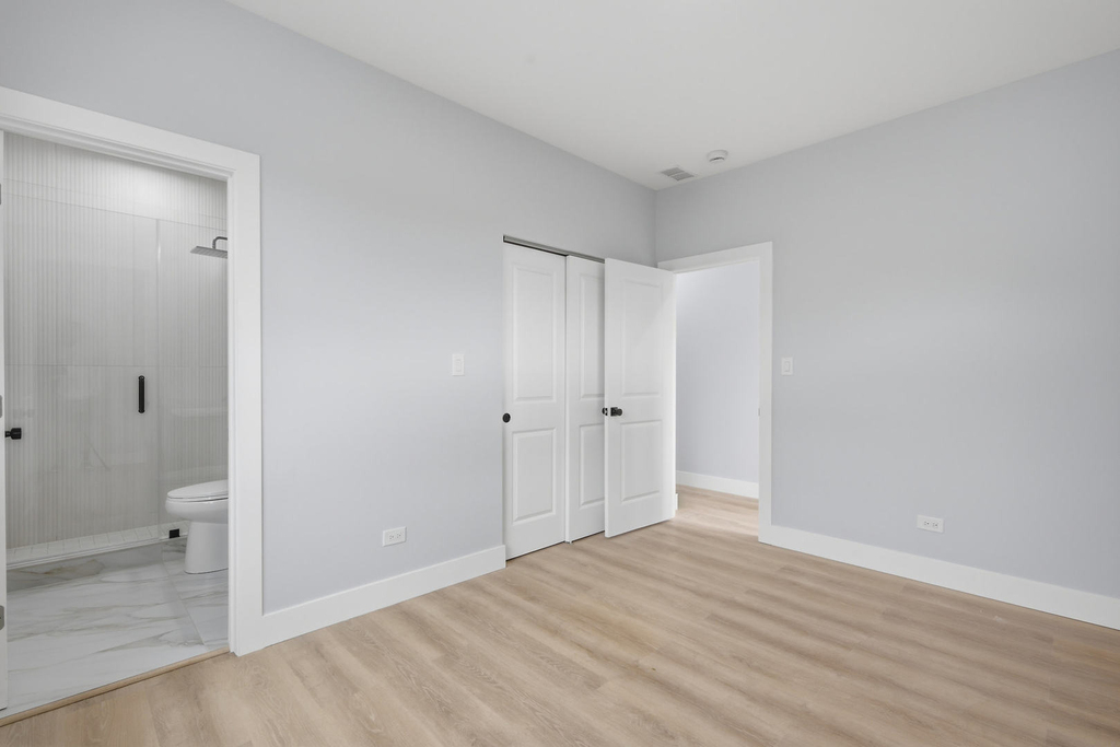 2307 S Marshall Boulevard - Photo 13