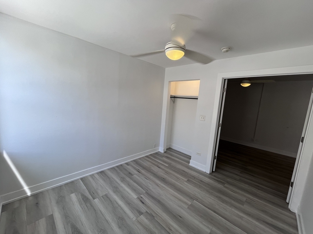5920 N Ridge Avenue - Photo 9