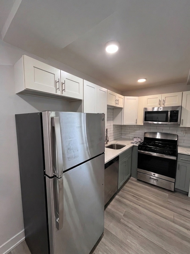 5920 N Ridge Avenue - Photo 6
