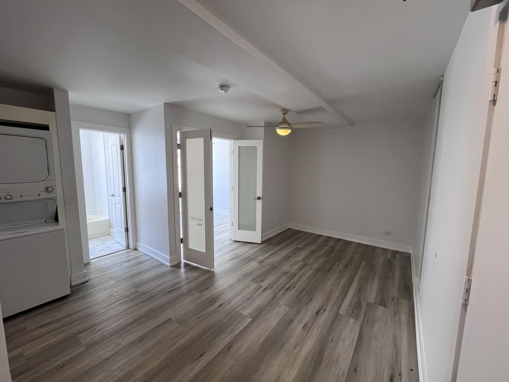 5920 N Ridge Avenue - Photo 2