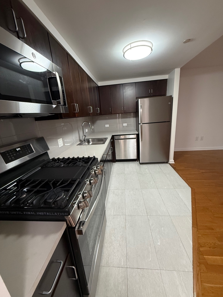 25th street  - Photo 1