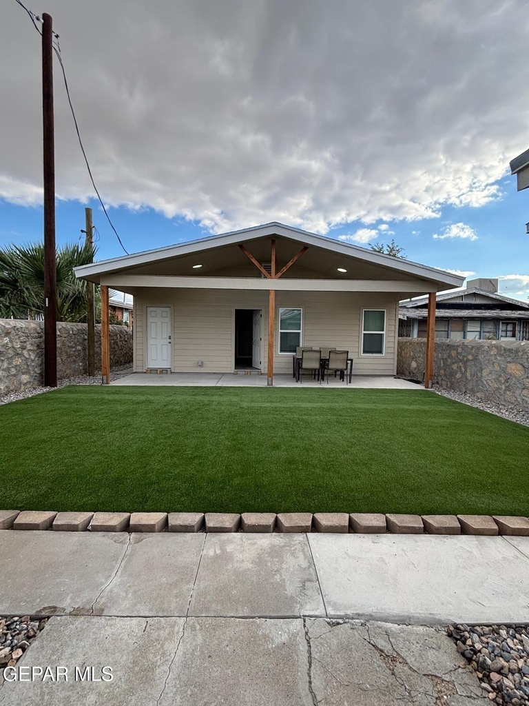 3607 Tularosa Avenue - Photo 1