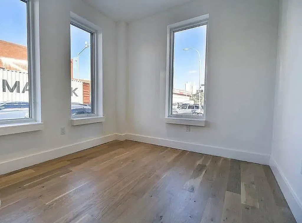 246 Johnson Avenue - Photo 4