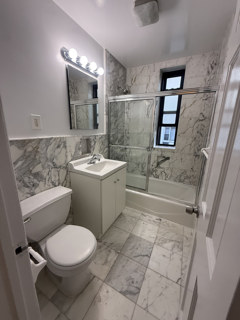 440 East 78th Street - Photo 5