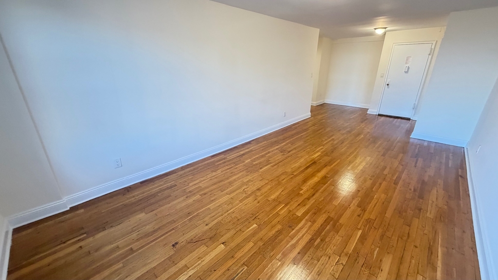 41-12 Elbertson Street - Photo 6