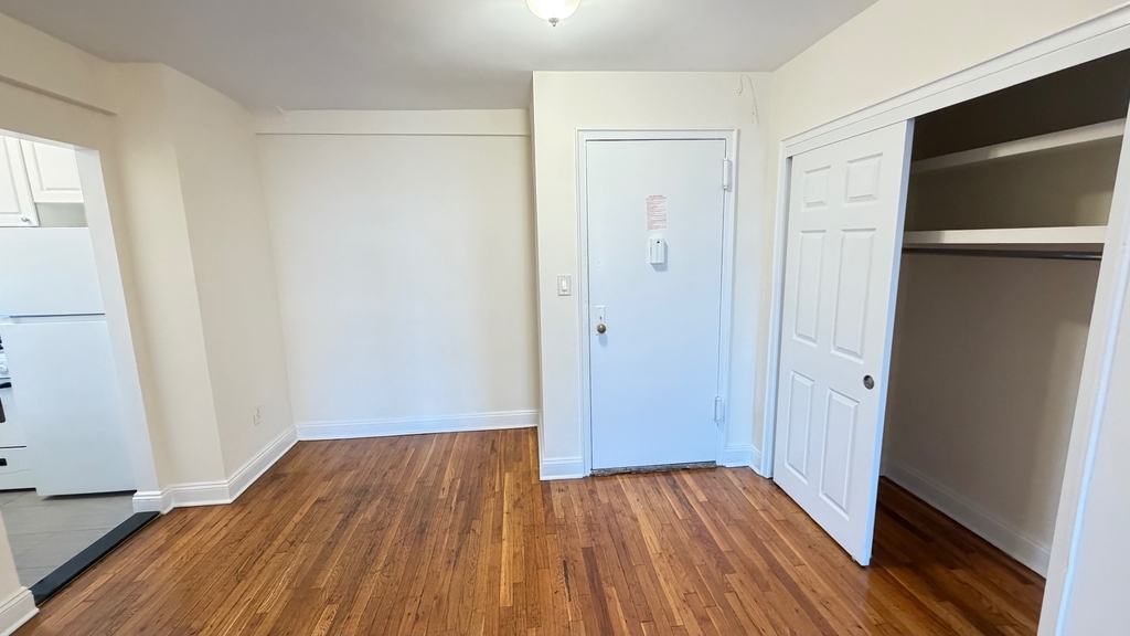 41-12 Elbertson Street - Photo 9