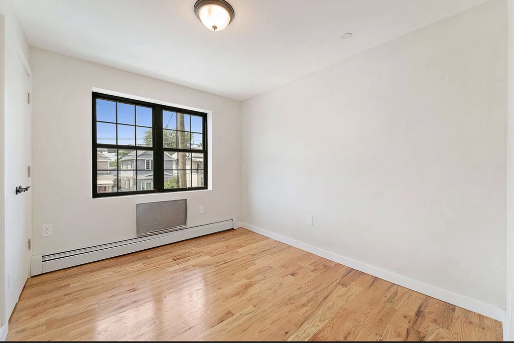 Leland ave  - Photo 1