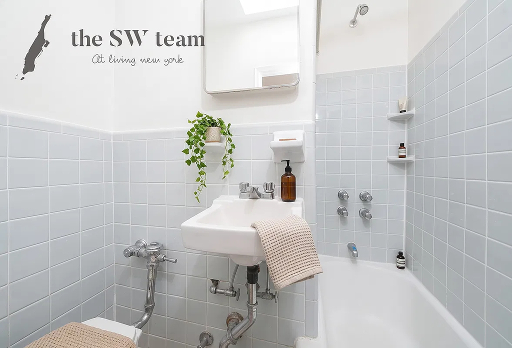 160 West 84th Street - Photo 2