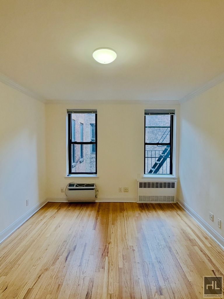 3 Avenue - Photo 0