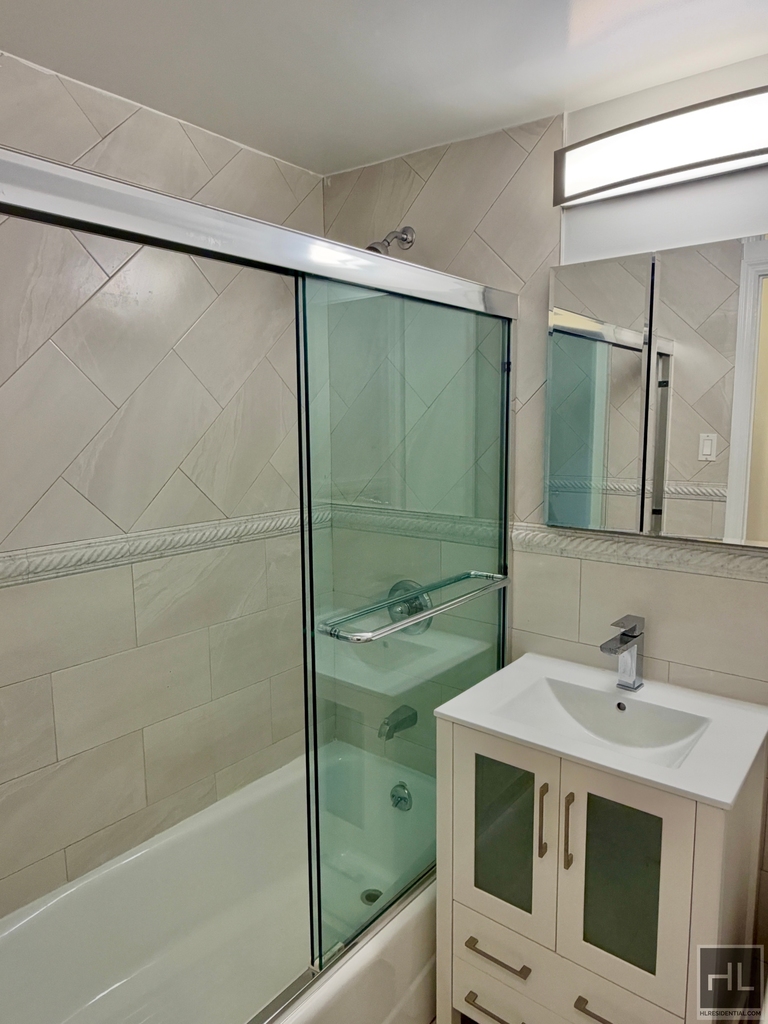 3 Avenue - Photo 2