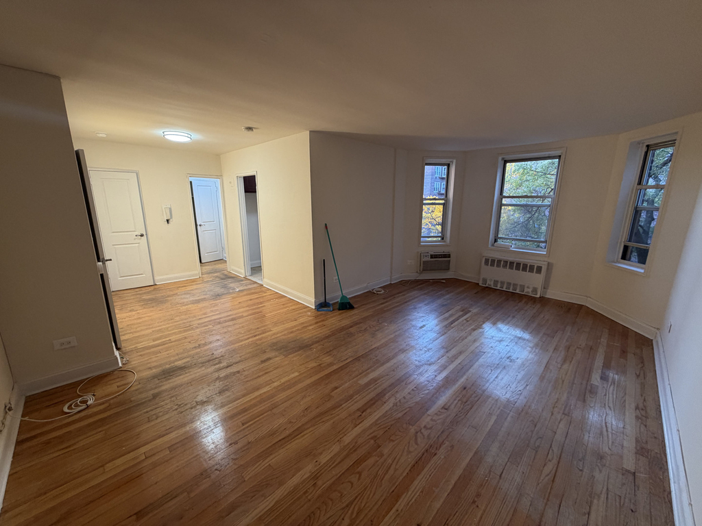 41-10 Bowne Street - Photo 0