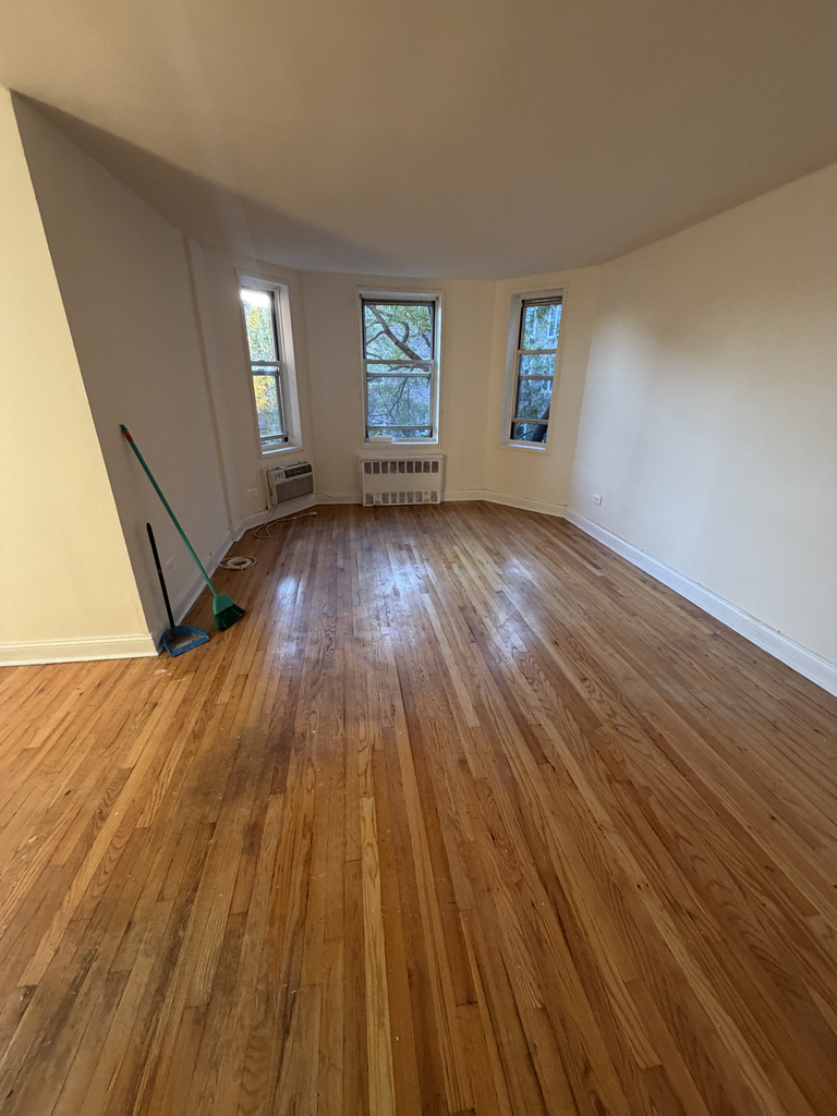 41-10 Bowne Street - Photo 1