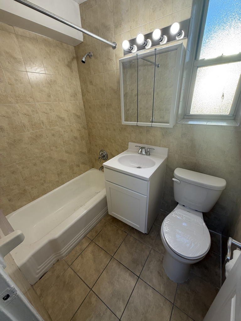41-10 Bowne Street - Photo 8