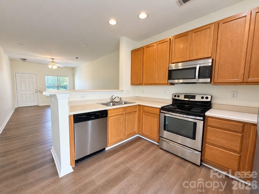 634 Fountain Court - Photo 7