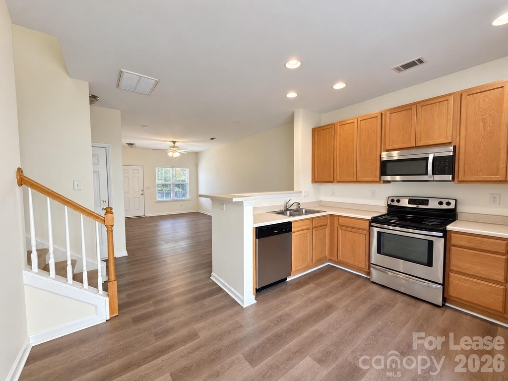 634 Fountain Court - Photo 5