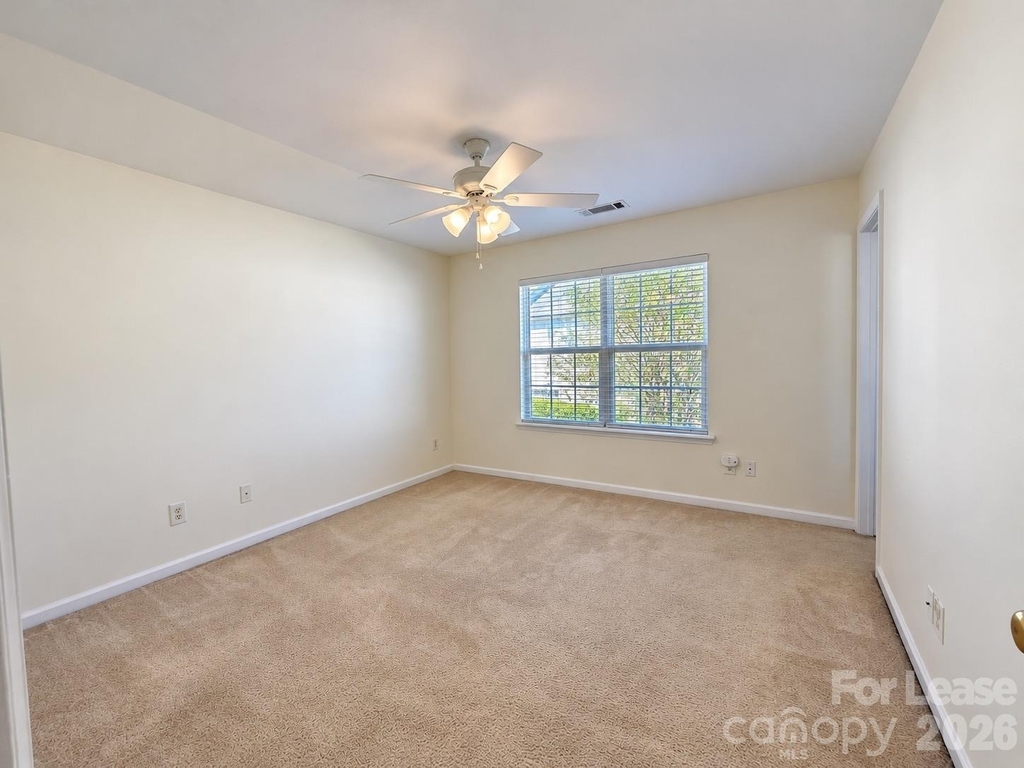 634 Fountain Court - Photo 8