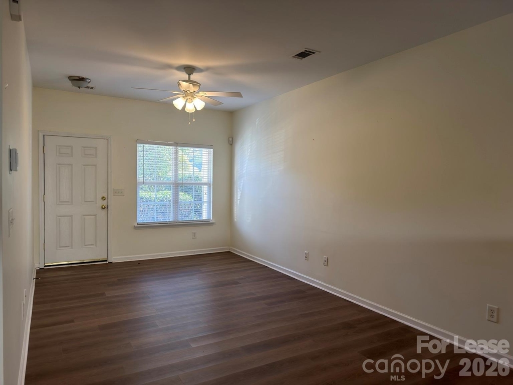 634 Fountain Court - Photo 3