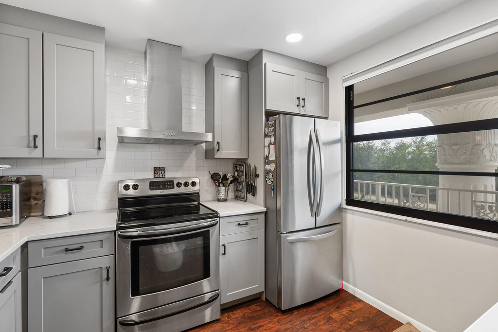 6037 Balboa Circle - Photo 4