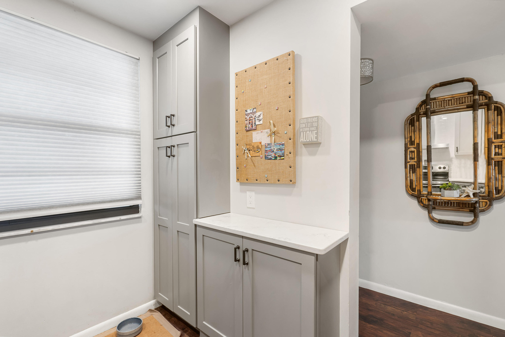 6037 Balboa Circle - Photo 5