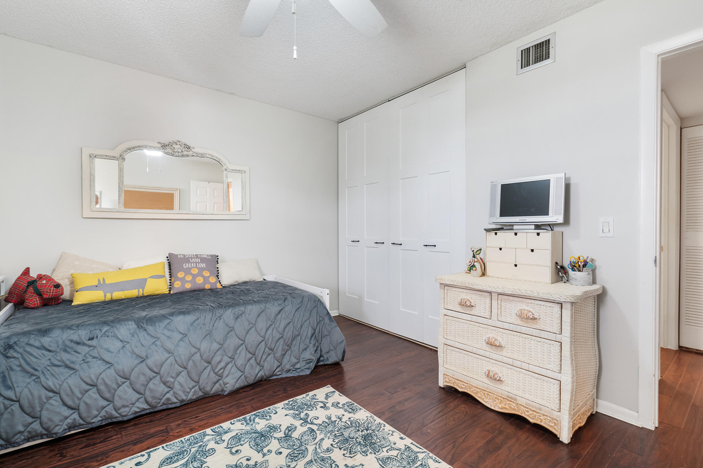 6037 Balboa Circle - Photo 21
