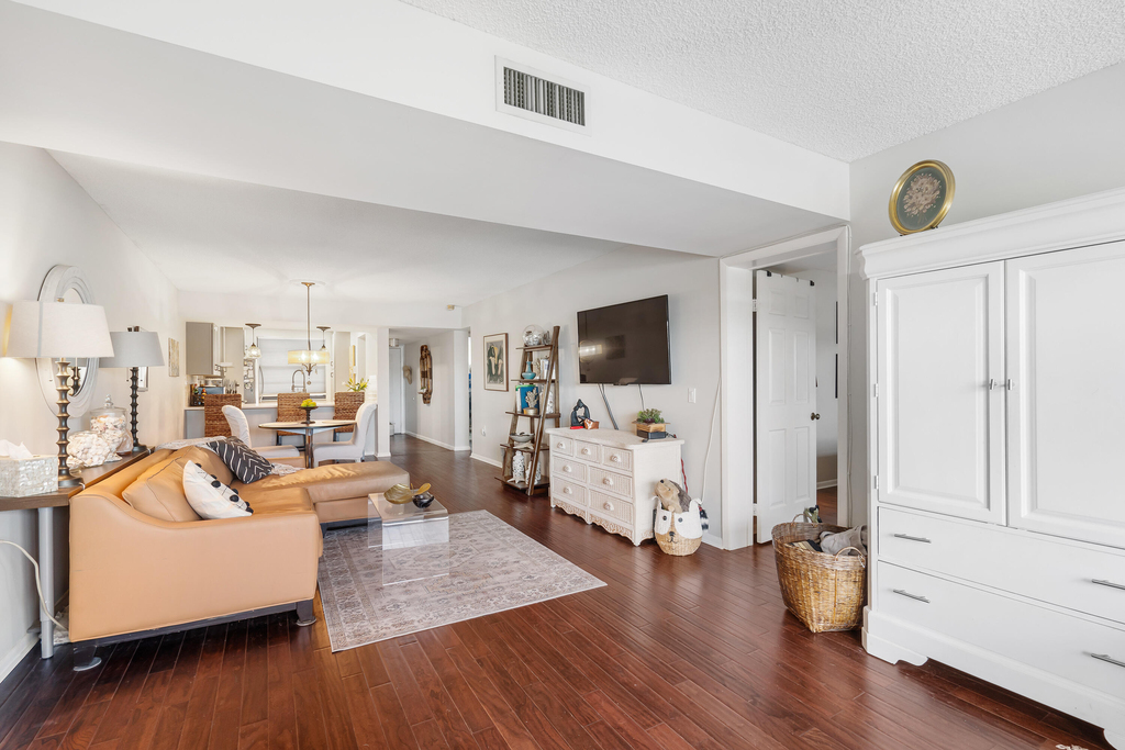 6037 Balboa Circle - Photo 10