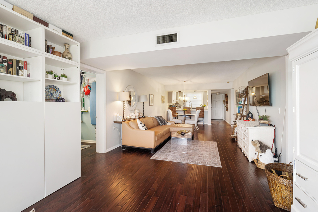 6037 Balboa Circle - Photo 11
