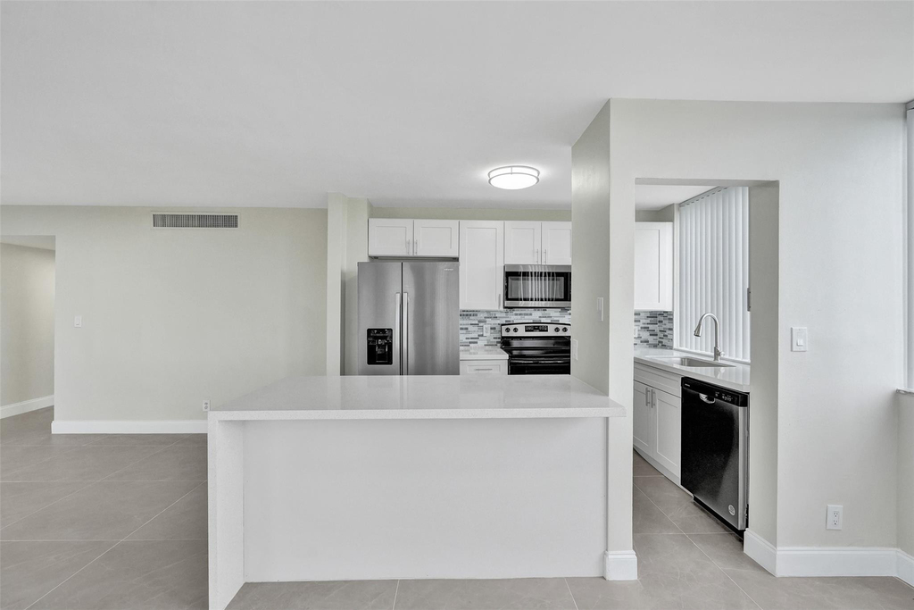4222 Inverrary Boulevard - Photo 10