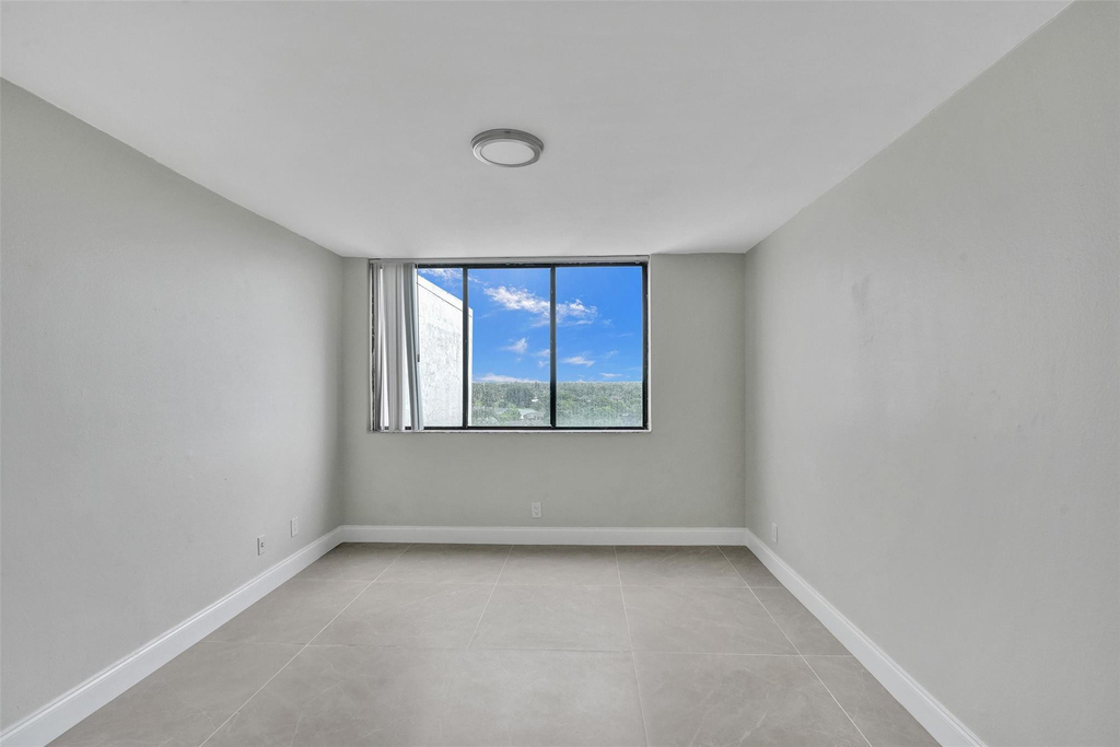 4222 Inverrary Boulevard - Photo 30