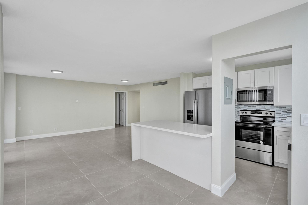 4222 Inverrary Boulevard - Photo 2