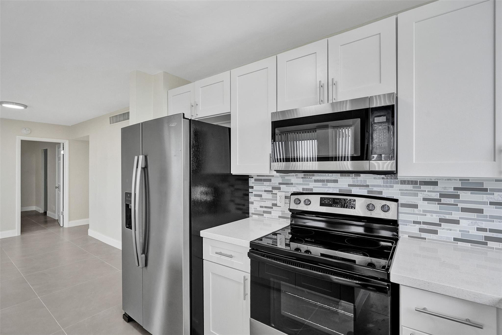 4222 Inverrary Boulevard - Photo 9