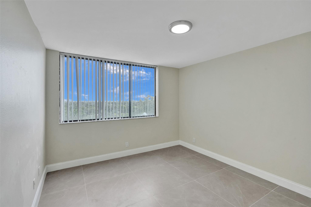 4222 Inverrary Boulevard - Photo 43