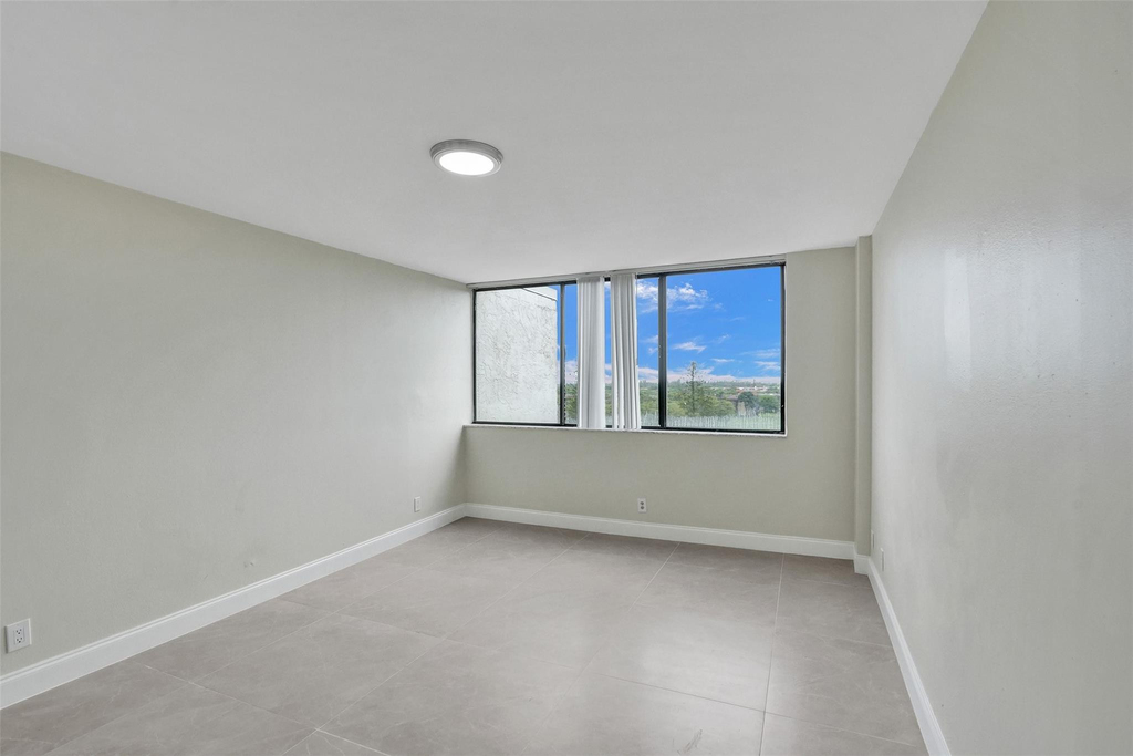 4222 Inverrary Boulevard - Photo 42