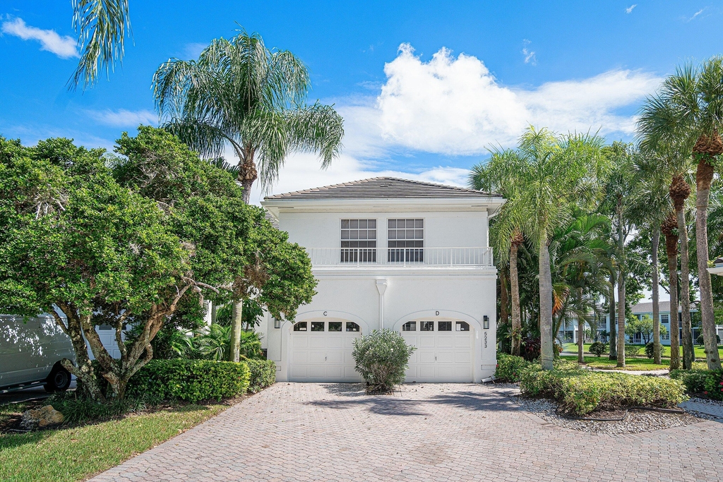 5233 Lake Catalina Drive N - Photo 0