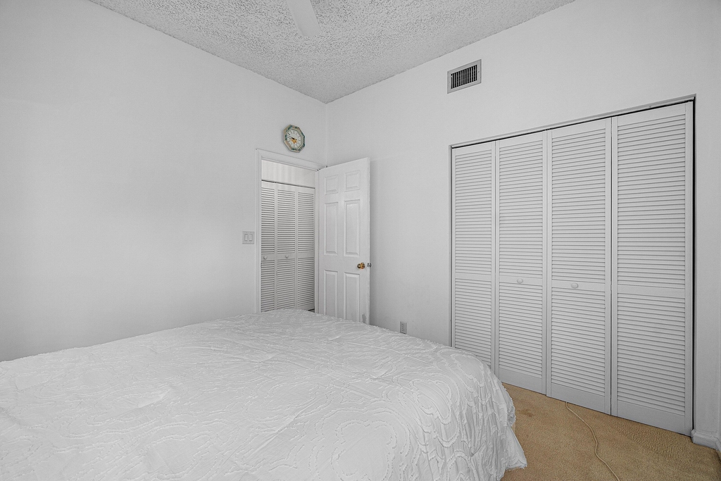 5233 Lake Catalina Drive N - Photo 20