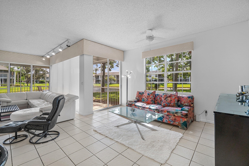 5233 Lake Catalina Drive N - Photo 6