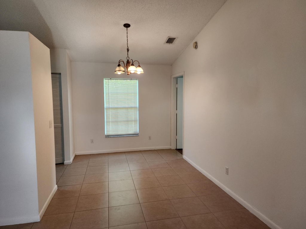 2514 Se Rock Springs Drive - Photo 5