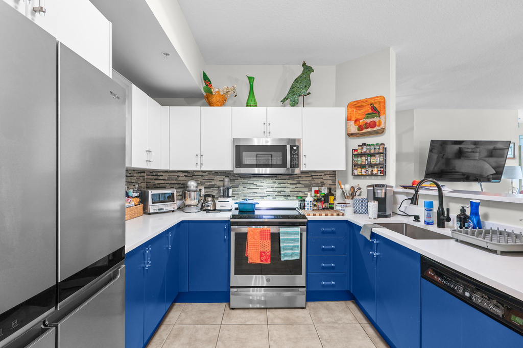 804 E Windward Way - Photo 5