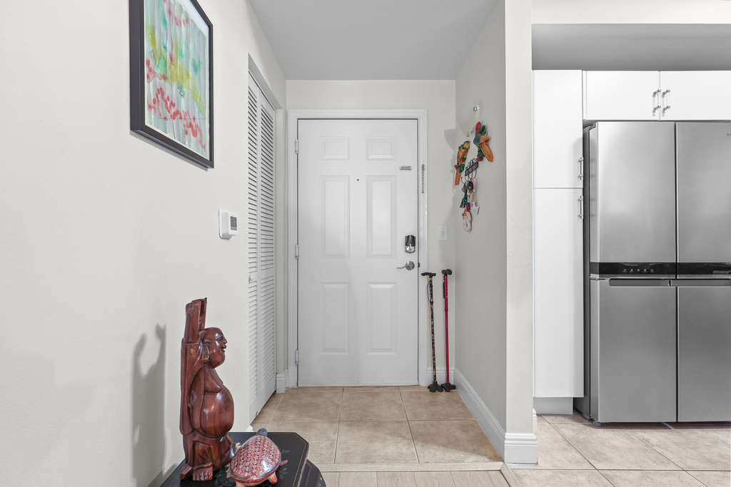 804 E Windward Way - Photo 4