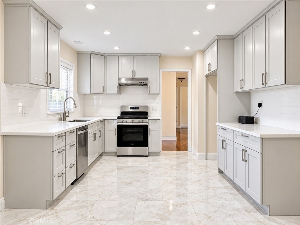 2920 Leopold Ave - Photo 6
