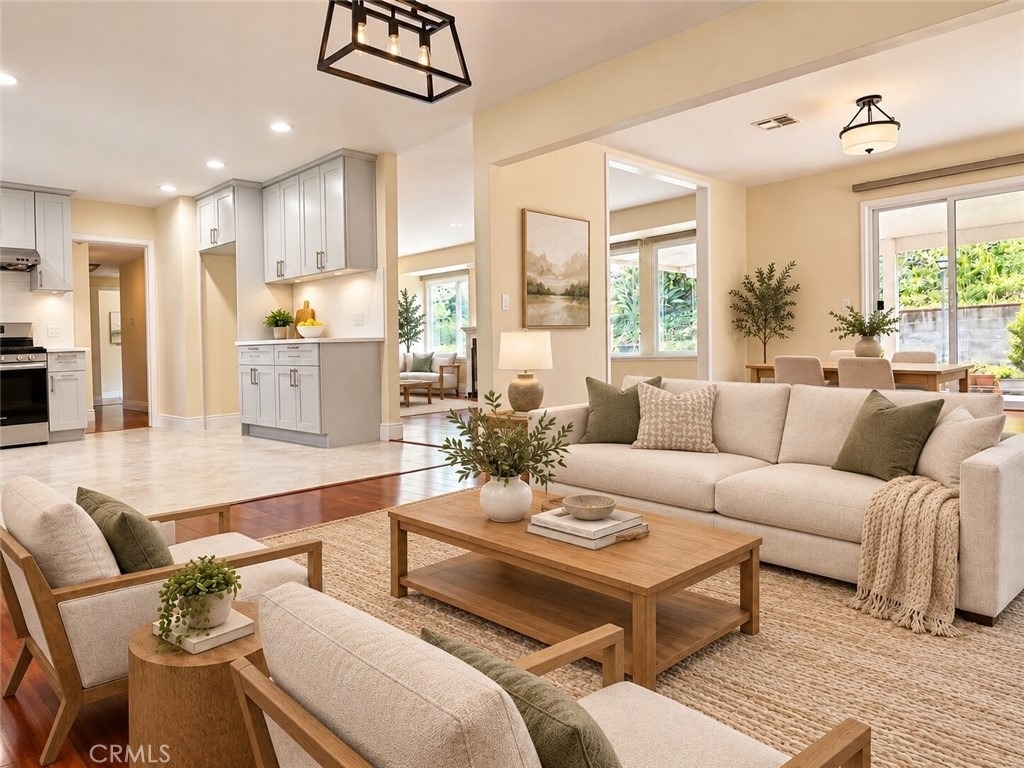 2920 Leopold Ave - Photo 1