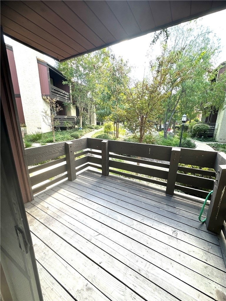 21931 Burbank - Photo 4