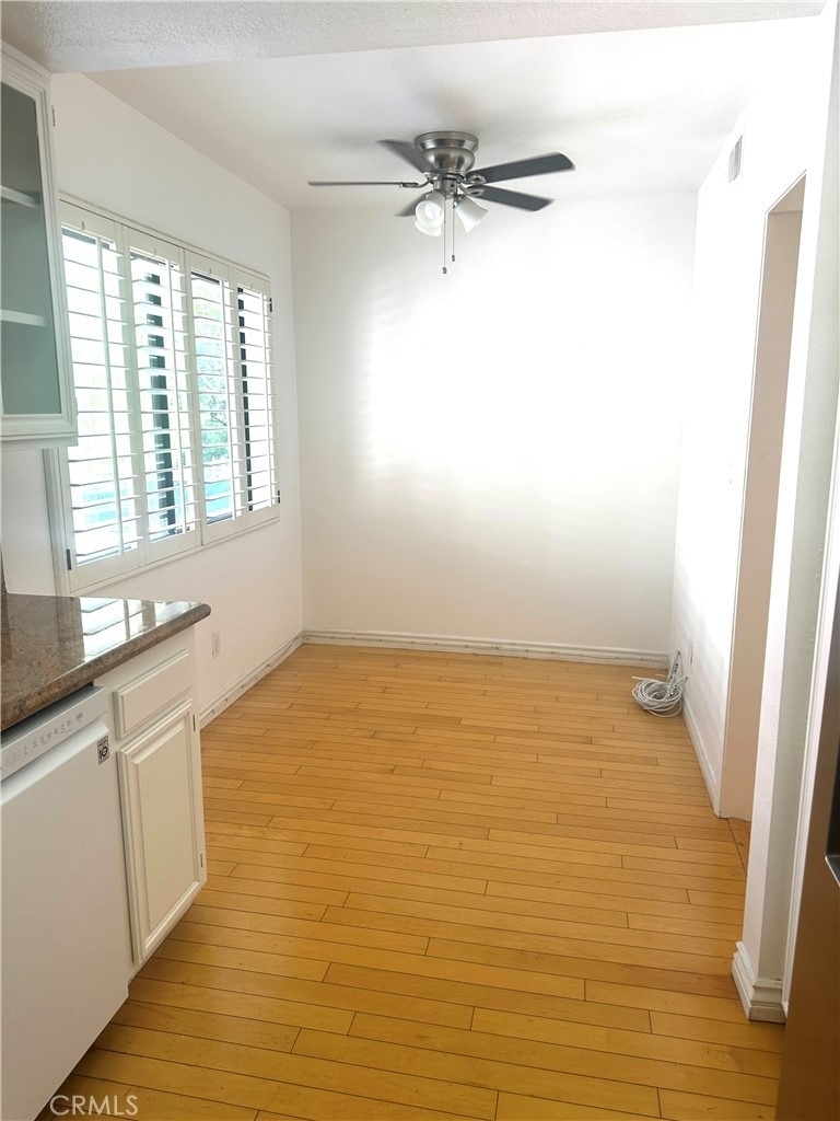 21931 Burbank - Photo 8