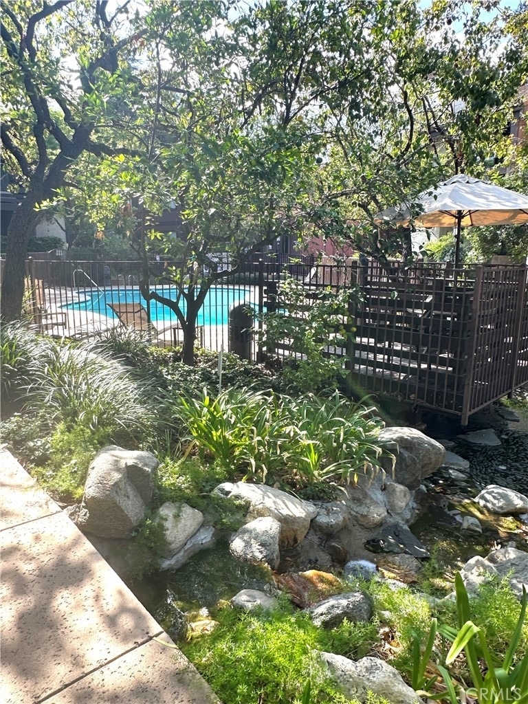 21931 Burbank - Photo 36